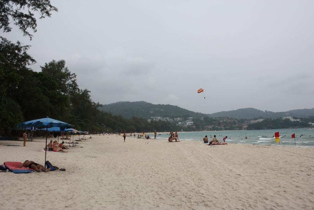 Phuket Racha Kata Homestay Bagian luar foto