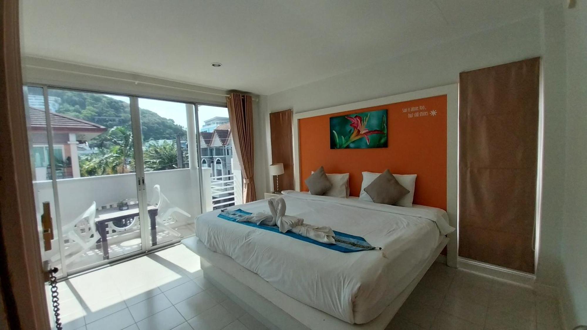 Phuket Racha Kata Homestay Bagian luar foto