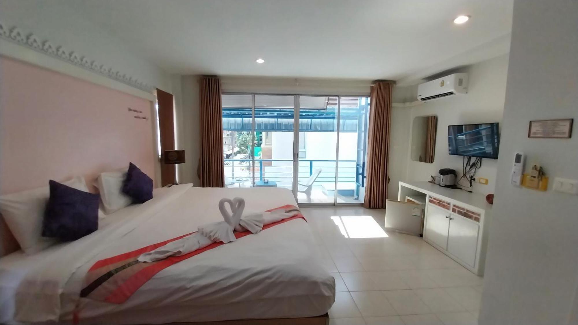 Phuket Racha Kata Homestay Bagian luar foto