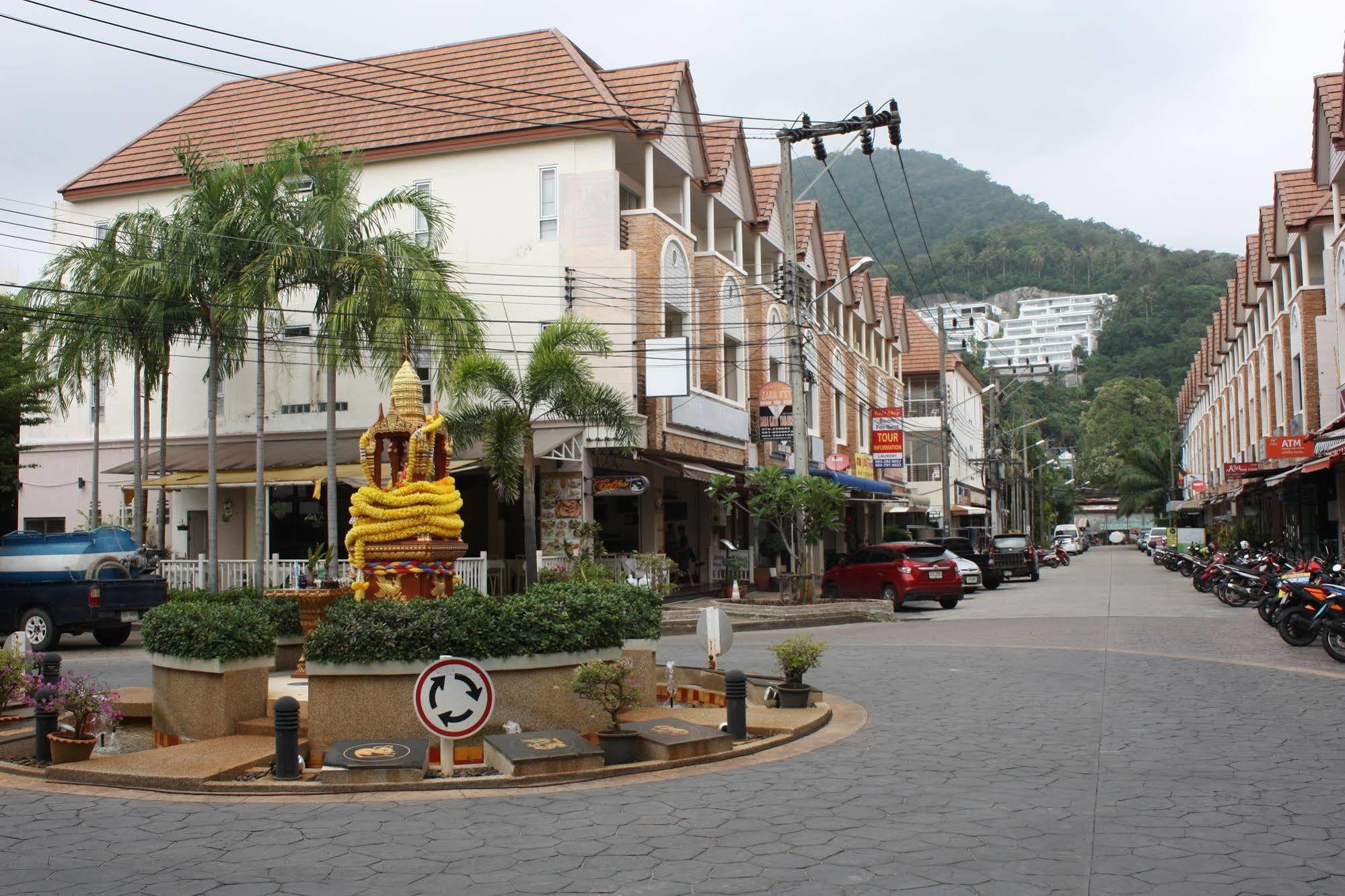 Phuket Racha Kata Homestay Bagian luar foto